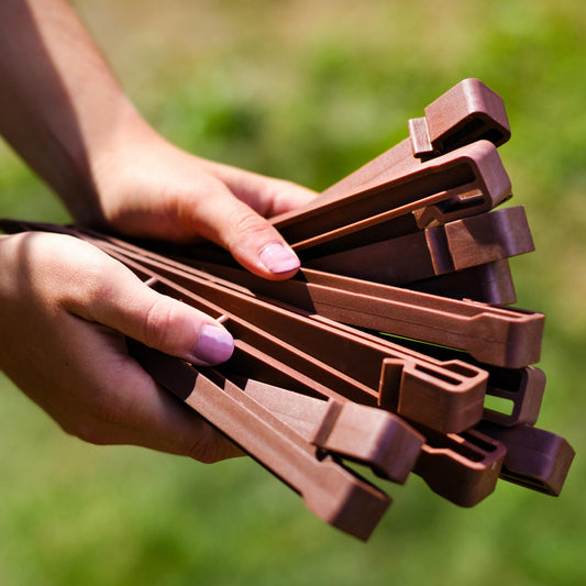 bgreenltd 40 Pcs Landscape Edging Stakes 24.5 cm - Durable Plastic Ground Stakes for Lawn Edging - Garden Brown Spikes